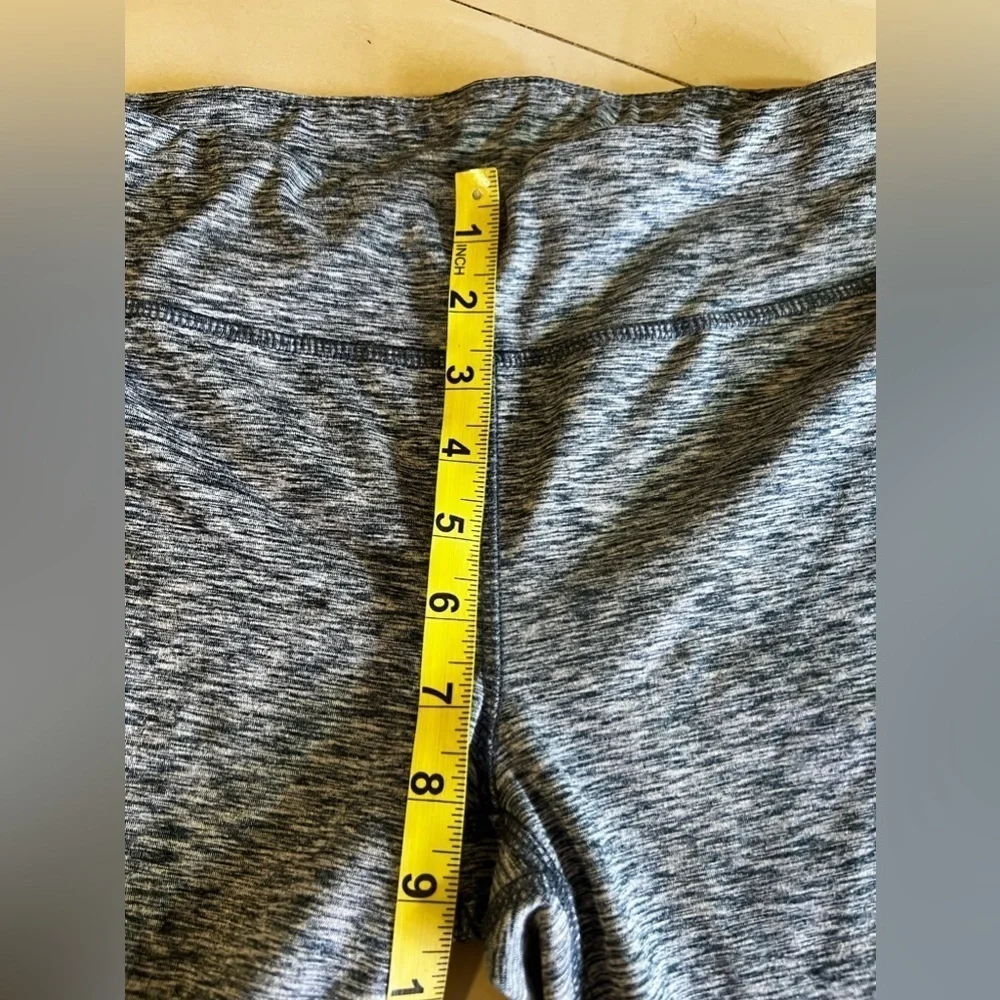 Everlast sport Capri pants gray polyester and spandex size M